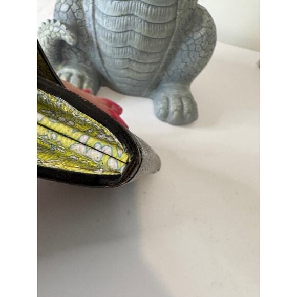 Special edition Louis Vuitton Sara wallet.  Has been repaired. - Picture 4 of 15